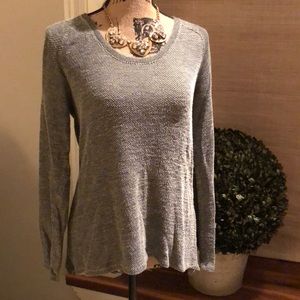 TEXTURED TOP WITH ZIPPERS